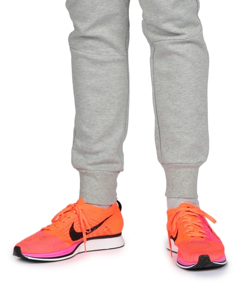 EN ROUTE（アンルート）の「NIKE FLYKNIT RACER●（スニーカー・メンズ・ピンク/パープル・8/9h/9/8h/11/10/7h）」の5枚目の写真