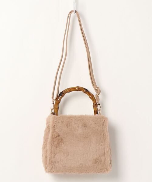 natural couture（ナチュラルクチュール）の「バンブーハンドルファー２ＷＡＹバッグ（ショルダーバッグ・レディース・ベージュ/ピンク/キャメル・FREE）」の4枚目の写真