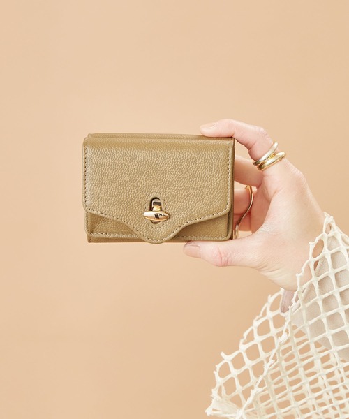 HASHIBAMI(ハシバミ)の「【HASHIBAMI】ニュー ジーン ミニウォレット(財布・レディース・ブラック/ベージュ/グレー/レッド/ライム/イエロー/オレンジ/ラベンダー/Cream/イエロー系その他/ピンク系その他/スモークピンク/スモーキーグリーン系/ライトピンク/グレイッシュブルー/ナチュラル/マジェンタ/サックスブルー/ミント/オレンジ系/イエロー系/ライラック/ピーコックグリーン系/ブロンズ/ボルドー/グリーン/ライトイエロー/ライトグリーン/コーラルピンク/サンドベージュ/モスグリーン/ブラウン/ペールイエロー/ベビーピンク/チェリーピンク/アクア/レモンイエロー/ふじ色系/ライトオレンジ系/ライトグリーン系/チャコールグレー/シルバー/ローズ系/ゴールド/ダークグリーン/イエロー系その他2/モカ/ライトブルー/エメラルド/ネイビー系/シャンパン/ライトブラウン・FREE)」の19枚目の写真