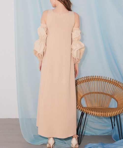MaxMara　WEEKEND ロングニットワンピース　パフスリーブ　プリーツ MaxMaraWEEKEND ロングニットワンピースパフスリーブプリーツ
