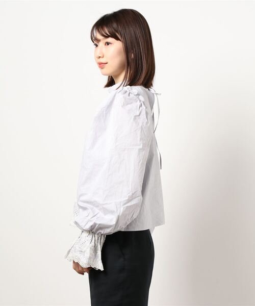 one after another NICE CLAUP（ワンアフターアナザーナイスクラップ）の「刺繍ブラウス（シャツ/ブラウス・レディース・ブラック/ベージュ/オフホワイト/サックスブルー・FREE）」の6枚目の写真