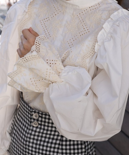 one after another NICE CLAUP（ワンアフターアナザーナイスクラップ）の「刺繍ブラウス（シャツ/ブラウス・レディース・ブラック/ベージュ/オフホワイト/サックスブルー・FREE）」の21枚目の写真
