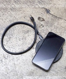 T.A.S（ティーエーエス）の「T.A.S ティーエーエス / LEATHER WIRELESS CHARGER レザーワイヤレスチャージャー / FURN-014（スマホグッズ）」