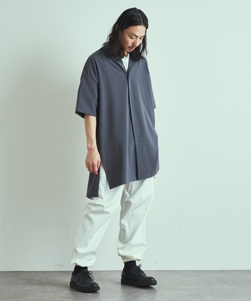 Lui's（ルイス）の「ライトスリットビッグ5分袖シャツコート（シャツ/ブラウス・メンズ・チャコールグレー/ブルー/ブラック・FREE）」の9枚目の写真