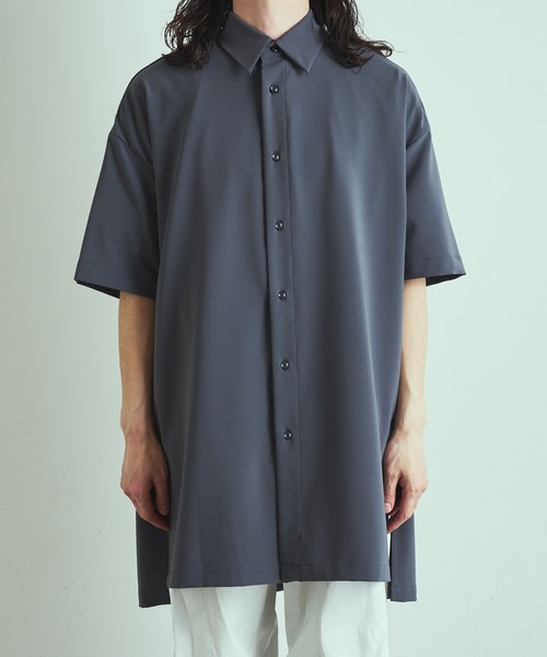 Lui's（ルイス）の「ライトスリットビッグ5分袖シャツコート（シャツ/ブラウス・メンズ・チャコールグレー/ブルー/ブラック・FREE）」の11枚目の写真