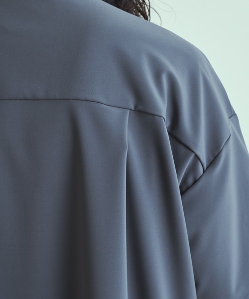 Lui's（ルイス）の「ライトスリットビッグ5分袖シャツコート（シャツ/ブラウス・メンズ・チャコールグレー/ブルー/ブラック・FREE）」の18枚目の写真