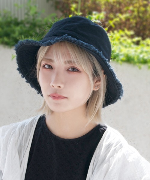 polcadot(ポルカドット)の「DENIM FRINGE HAT/デニムフリンジ バケットハット(ハット・レディース・ブラック/ブルー/ホワイト/ライトブルー・FREE)」の2枚目の写真