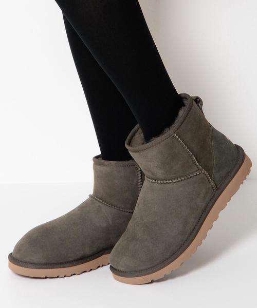 UGG（アグ）の「アグ/UGG Classic MINI（ブーツ・レディース・ネイビー/ベージュ/ブラック/オリーブ・8/6/7）」の14枚目の写真