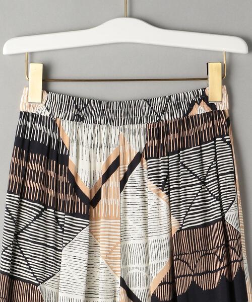 BEAUTY&YOUTH UNITED ARROWS（ビューティーアンドユースユナイテッドアローズ）の「BY アフリカンプリントゴムギャザーイージーパンツ -ウォッシャブル-（その他パンツ・レディース・ブラック/その他1・SMALL/MEDIUM）」の13枚目の写真