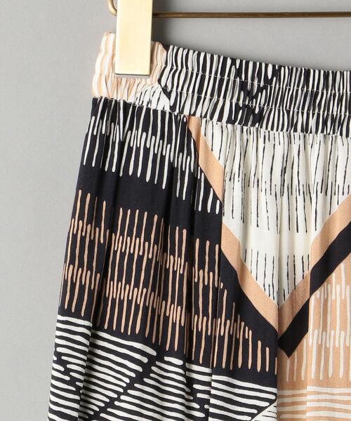 BEAUTY&YOUTH UNITED ARROWS（ビューティーアンドユースユナイテッドアローズ）の「BY アフリカンプリントゴムギャザーイージーパンツ -ウォッシャブル-（その他パンツ・レディース・ブラック/その他1・SMALL/MEDIUM）」の15枚目の写真