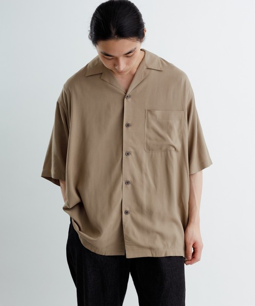 ADAM ET ROPE'(アダムエロペ)の「レーヨンドレープ ルーズシルエット オープンカラーシャツ/イージーケア/UNISEX(シャツ/ブラウス・メンズ・ブラック/ベージュ系その他/パープル系その他/ピンク系その他・M/L/XL)」の3枚目の写真