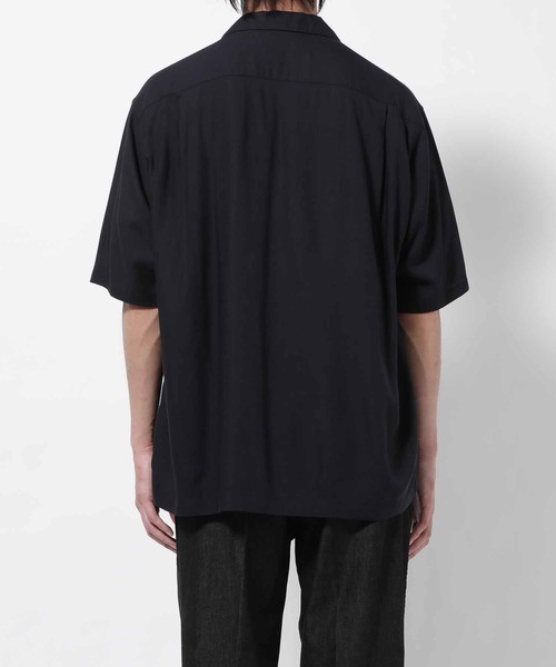 ADAM ET ROPE'(アダムエロペ)の「レーヨンドレープ ルーズシルエット オープンカラーシャツ/イージーケア/UNISEX(シャツ/ブラウス・メンズ・ブラック/ベージュ系その他/パープル系その他/ピンク系その他・M/L/XL)」の5枚目の写真