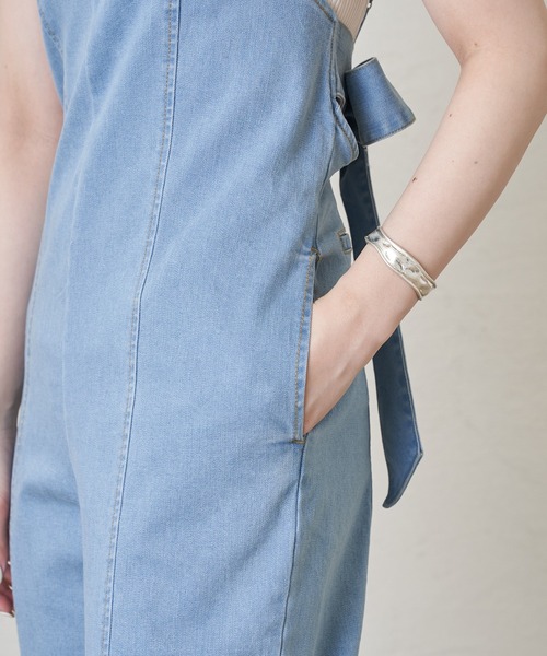 Chico（チコ）の「バックリボンデニムコンビネゾン（サロペット/オーバーオール・レディース・ホワイト/ライトブルー/ブルー・FREE）」の9枚目の写真