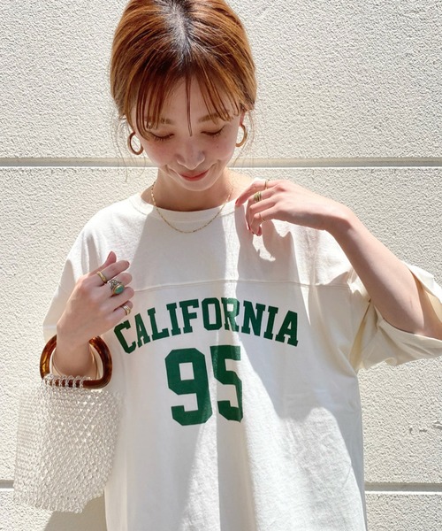 Simplicite(サンプリシテ)の「ナンバリングTEE◆(Tシャツ/カットソー・レディース・チャコールグレー/アイボリー/ベージュ・FREE)」の2枚目の写真