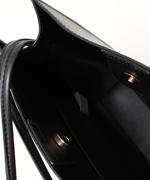 Honeys（ハニーズ）の「スクエアショルダーＢａｇ（ショルダーバッグ・レディース・ピンク系その他/ブルー/ホワイト/ブラック/グレイッシュベージュ/モカ/アイボリー/ピンク・FREE）」の9枚目の写真