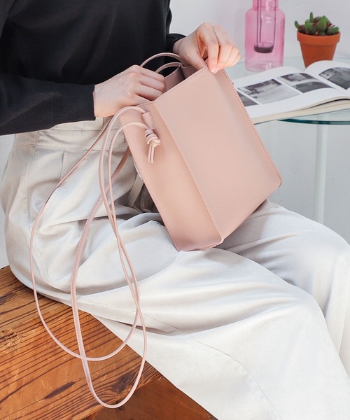 Honeys（ハニーズ）の「スクエアショルダーＢａｇ（ショルダーバッグ・レディース・ピンク系その他/ブルー/ホワイト/ブラック/グレイッシュベージュ/モカ/アイボリー/ピンク・FREE）」の7枚目の写真