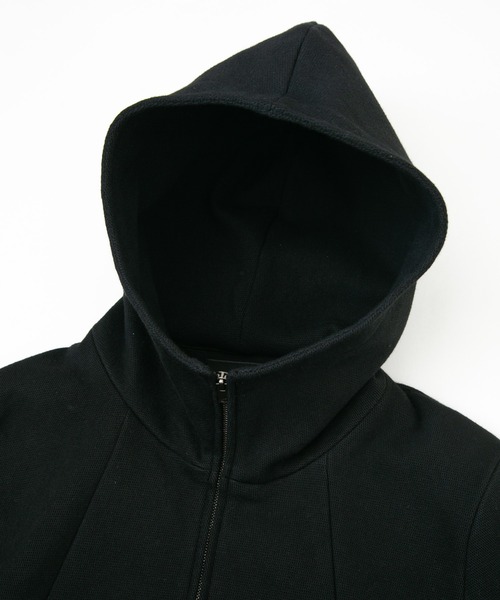 OURET（オーレット）の「硫化染ドビーストレッチ フードＺＩＰブルゾン（パーカー・メンズ・ブラック・2/1/3）」の3枚目の写真