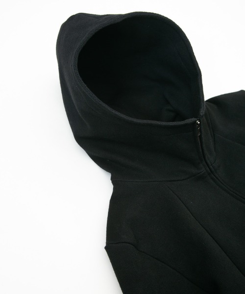 OURET（オーレット）の「硫化染ドビーストレッチ フードＺＩＰブルゾン（パーカー・メンズ・ブラック・2/1/3）」の5枚目の写真