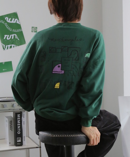 Mark Gonzales（マーク・ゴンザレス）の「Mark Gonzales/マークゴンザレス 別注 ビッグシルエット プリント 刺繍 裏毛 長袖 スウェット トレーナー　オーバーサイズ（スウェット・メンズ・ホワイト/ブラック/ダークグリーン/グレー/ブルー/ホワイト系その他/ブラック系その他/グレー系その他/グリーン系その他/ブルー系その他/ホワイト系その他2/ホワイト系その他3/ホワイト系その他4/ホワイト系その他5/ブラック系その他2/ブラック系その他3/ブラック系その他4/ブラック系その他5/グレー系その他2/グレー系その他3/グリーン系その他2/グリーン系その他3/グリーン系その他4/ブルー系その他2・M/L）」の18枚目の写真