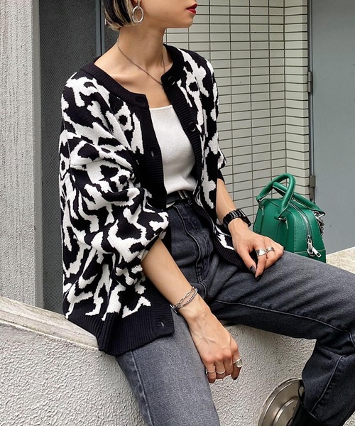 PAGEBOY（ページボーイ）の「アニマルクルーカーデ（ニット/セーター・レディース・ブラック系その他/ブルー系その他/ブラック系その他2/ブルー系その他2・FREE）」の2枚目の写真