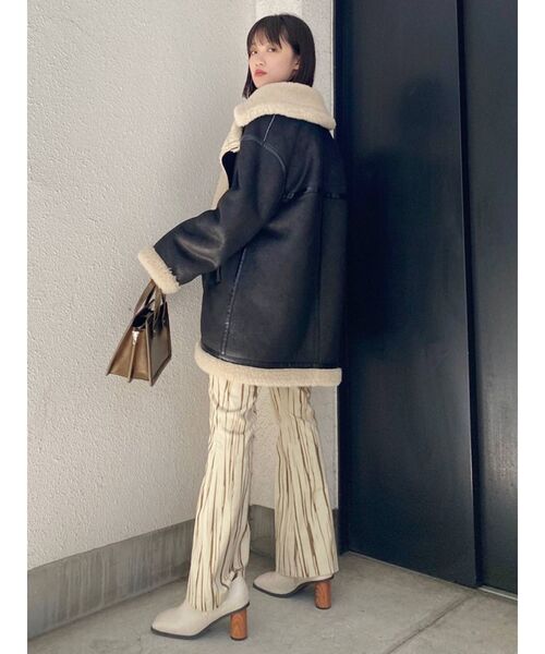 MURUA(ムルーア)の「ルーズフェイクムートン(ブルゾン・レディース・ブラック・1/2)」の20枚目の写真