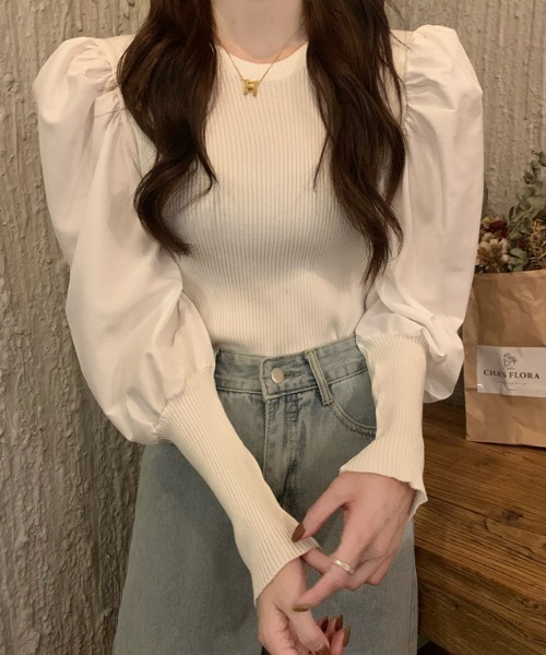 Loueme(ルエム)の「異素材ドッキングパワショルリブトップス(Tシャツ/カットソー・レディース・ホワイト/ブラック・FREE)」の1枚目の写真