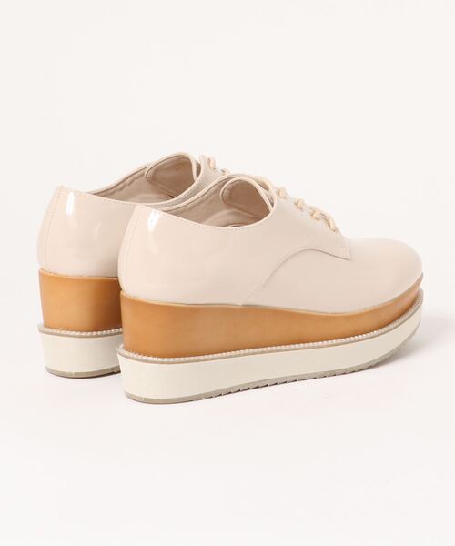 one after another NICE CLAUP(ワンアフターアナザーナイスクラップ)の「ラインストーン厚底レースアップシューズ(その他シューズ・レディース・アイボリー/ゴールド・LARGE/SMALL/MEDIUM)」の4枚目の写真