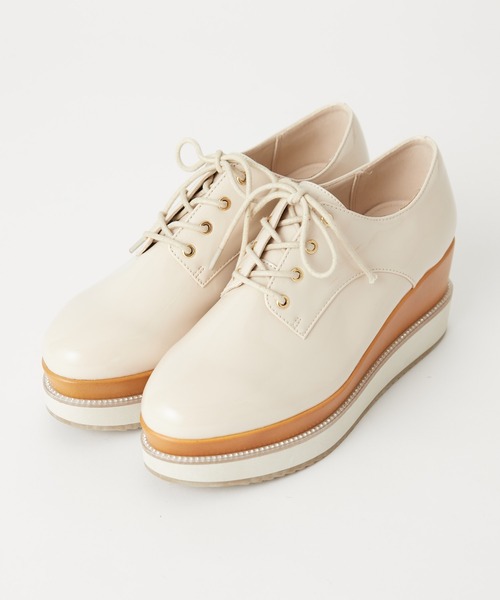 one after another NICE CLAUP(ワンアフターアナザーナイスクラップ)の「ラインストーン厚底レースアップシューズ(その他シューズ・レディース・アイボリー/ゴールド・LARGE/SMALL/MEDIUM)」の2枚目の写真