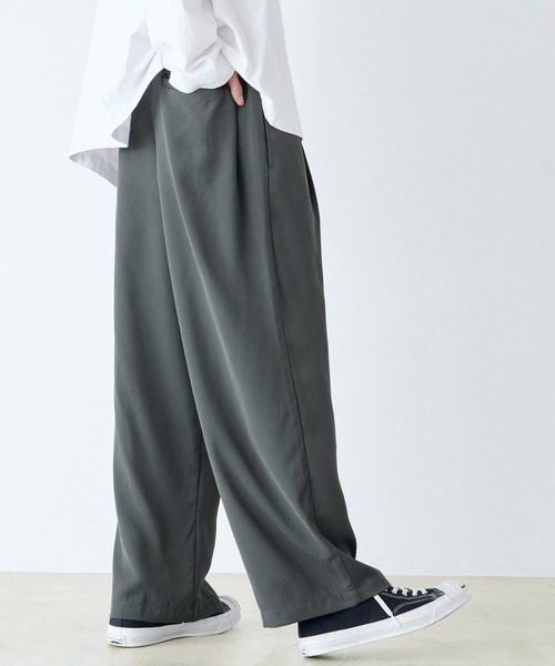 Kappa（カッパ）の「Kappa / カッパ 別注 ロゴ刺繍 イージータック ドレープ ワイドシルエットパンツ（スラックス・メンズ・ブラック/グレー系その他/アイボリー/ブラウン系その他/チャコールグレー・M/L）」の4枚目の写真