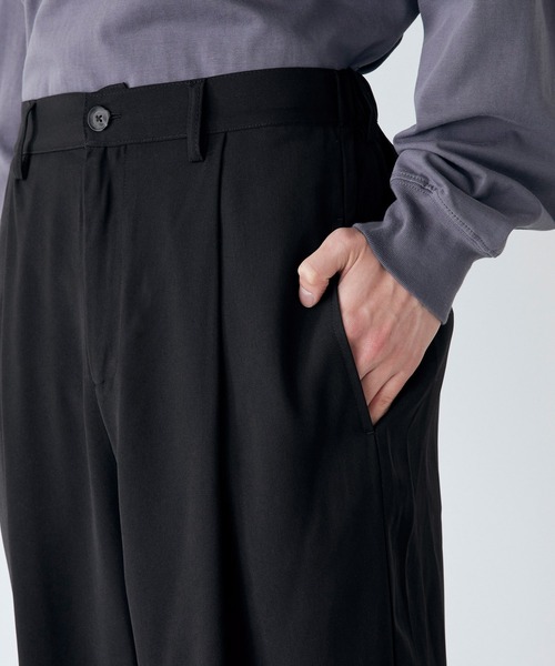 Kappa（カッパ）の「Kappa / カッパ 別注 ロゴ刺繍 イージータック ドレープ ワイドシルエットパンツ（スラックス・メンズ・ブラック/グレー系その他/アイボリー/ブラウン系その他/チャコールグレー・M/L）」の6枚目の写真