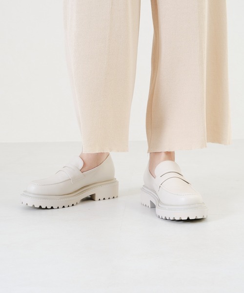 いの ローファー ブラック/ホワイト 38 メタリック ノットバーローファー - ブラック | CHARLES & KEITH