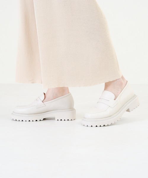 ORiental TRaffic(オリエンタルトラフィック)の「厚底タンクソールローファー/21116(ローファー・レディース・ブラック/ホワイト・34/35/36/37/38/39/40/41/42)」の20枚目の写真