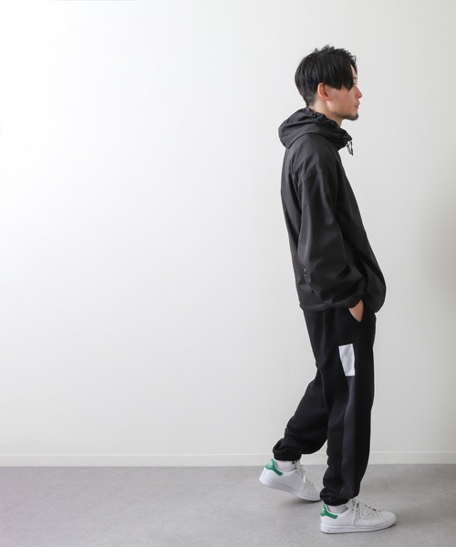 FILA（フィラ）の「【FILA】 バイカラージョガースウェットパンツ（スウェットパンツ・レディース・ブラック/ネイビー/ベージュ・MEDIUM/LARGE/X-LARGE）」の6枚目の写真