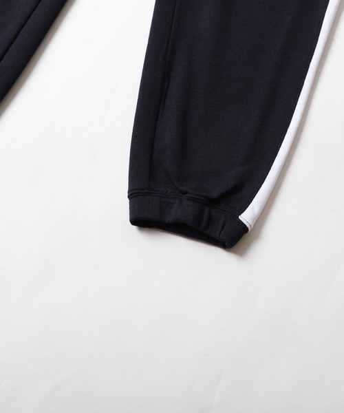 FILA（フィラ）の「【FILA】 バイカラージョガースウェットパンツ（スウェットパンツ・レディース・ブラック/ネイビー/ベージュ・MEDIUM/LARGE/X-LARGE）」の21枚目の写真