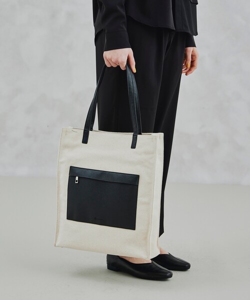 tk.TAKEO KIKUCHI(ティーケータケオキクチ)の「◆キャンバス×サフィアーノトート(トートバッグ・レディース・ホワイト系5/ブラック系4・00)」の1枚目の写真