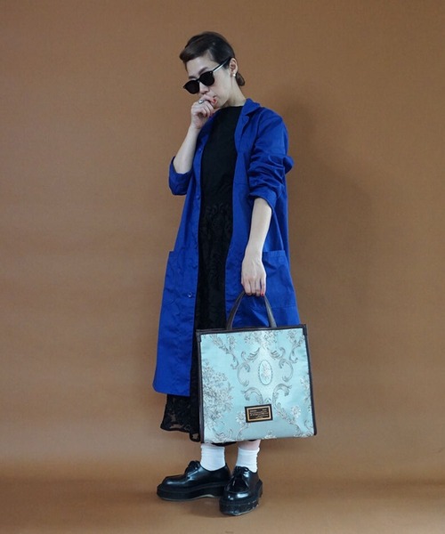 intoxic.(イントキシック)の「DAMASK JACQUARD LARGE TOTE ラージトート(トートバッグ・レディース・ブラック/ブルー/オレンジ・FREE)」の5枚目の写真