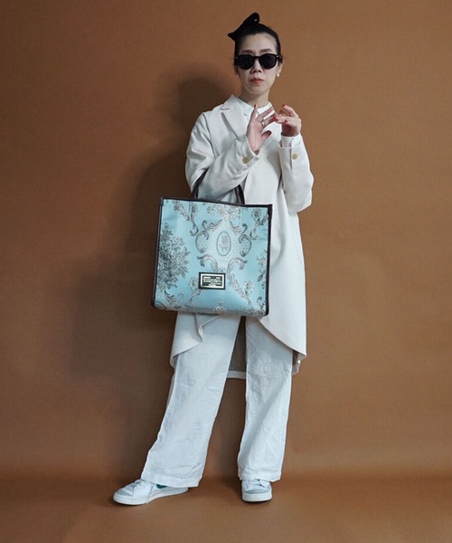 intoxic.(イントキシック)の「DAMASK JACQUARD LARGE TOTE ラージトート(トートバッグ・レディース・ブラック/ブルー/オレンジ・FREE)」の16枚目の写真