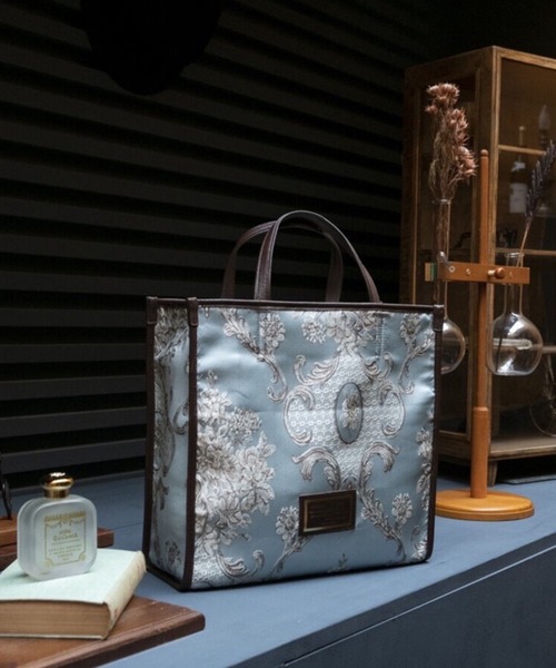 intoxic.(イントキシック)の「DAMASK JACQUARD LARGE TOTE ラージトート(トートバッグ・レディース・ブラック/ブルー/オレンジ・FREE)」の19枚目の写真