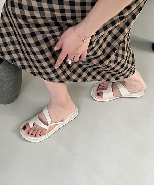 La-gemme（ラジェム）の「クロスベルトサンダル（サンダル・レディース・オフホワイト/イエロー/ブラウン/ブラック・38/36/39/35/37）」の22枚目の写真