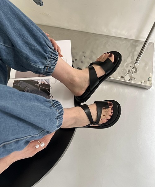 La-gemme（ラジェム）の「クロスベルトサンダル（サンダル・レディース・オフホワイト/イエロー/ブラウン/ブラック・38/36/39/35/37）」の12枚目の写真