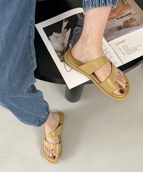 La-gemme（ラジェム）の「クロスベルトサンダル（サンダル・レディース・オフホワイト/イエロー/ブラウン/ブラック・38/36/39/35/37）」の10枚目の写真