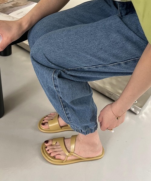 La-gemme（ラジェム）の「クロスベルトサンダル（サンダル・レディース・オフホワイト/イエロー/ブラウン/ブラック・38/36/39/35/37）」の13枚目の写真