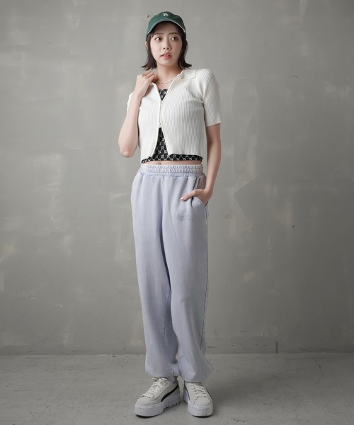 SPINNS（スピンズ）の「モノグラムデザインジャガードキャミソール（キャミソール・レディース・ブラック×ホワイト/ベージュ×ブラック・ONESIZE）」の3枚目の写真