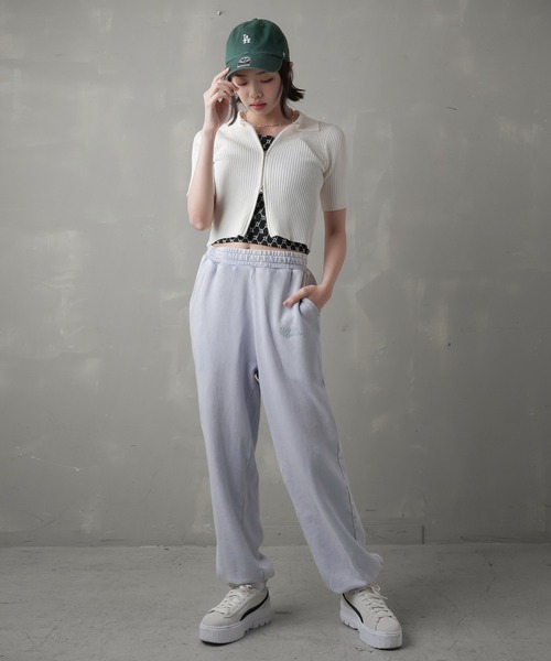 SPINNS（スピンズ）の「モノグラムデザインジャガードキャミソール（キャミソール・レディース・ブラック×ホワイト/ベージュ×ブラック・ONESIZE）」の4枚目の写真