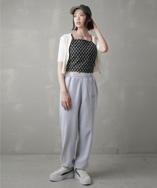 SPINNS（スピンズ）の「モノグラムデザインジャガードキャミソール（キャミソール・レディース・ブラック×ホワイト/ベージュ×ブラック・ONESIZE）」の8枚目の写真