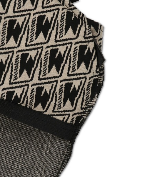 SPINNS（スピンズ）の「モノグラムデザインジャガードキャミソール（キャミソール・レディース・ブラック×ホワイト/ベージュ×ブラック・ONESIZE）」の14枚目の写真