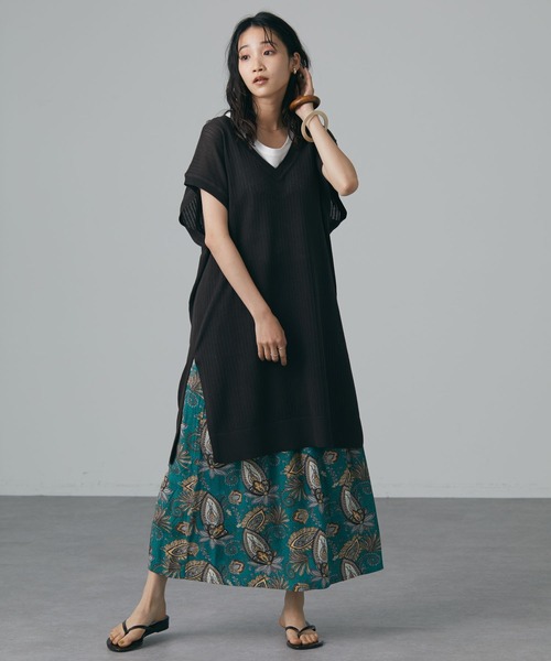 CRAFT STANDARD BOUTIQUE(クラフトスタンダードブティック)の「【手洗い】リブ切替えVネックジレ *◆(ベスト・レディース・ベージュ/チャコールグレー/グリーン・FREE)」の1枚目の写真