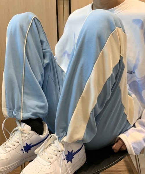 ARULE(アルール)の「A'GEM/9 × .kom『ARULE/アルール』ワイドシルエット パイピング サイドライン パンツ(その他パンツ・メンズ・ブラック/ブルー・L/M)」の11枚目の写真