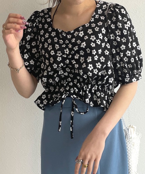 w closet(ダブルクローゼット)の「半袖ドロストブラウス(シャツ/ブラウス・レディース・ブラック系その他・FREE)」の3枚目の写真