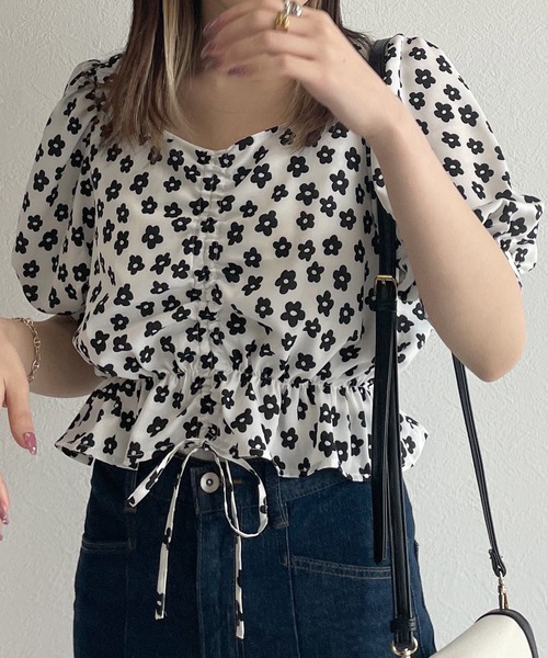 w closet(ダブルクローゼット)の「半袖ドロストブラウス(シャツ/ブラウス・レディース・ブラック系その他・FREE)」の13枚目の写真